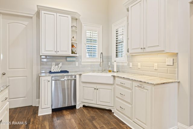 307 Barkhill Drive, Lafayette, LA 70508