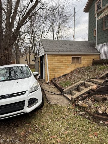 2885 Erie Avenue NW, Massillon, OH 44646