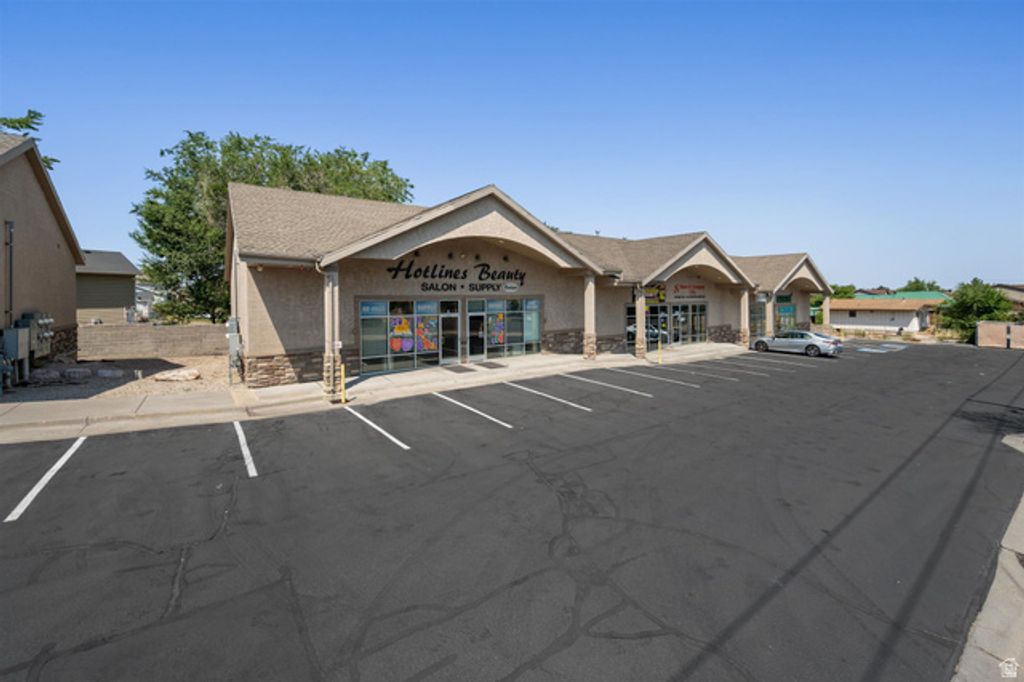 4655 S 1900 W #7,8, Roy, UT 84067 — photo 2