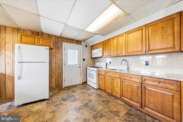 209 UNION AVE, Bellmawr, NJ 08031