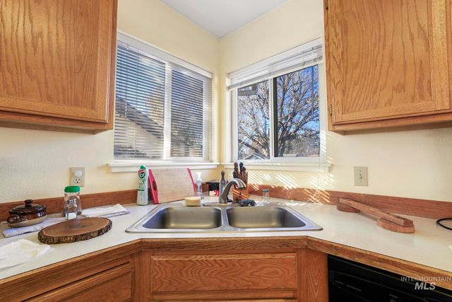 560 Elizabeth Park Drive, Twin Falls, ID 83301