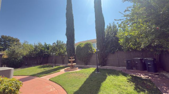 11816 Spring Walk Way, Rancho Cordova, CA 95742