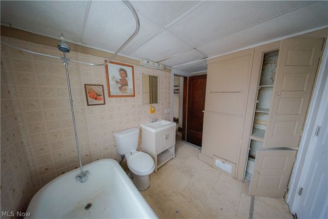 1347 Hampton Road, East Cleveland, OH 44112