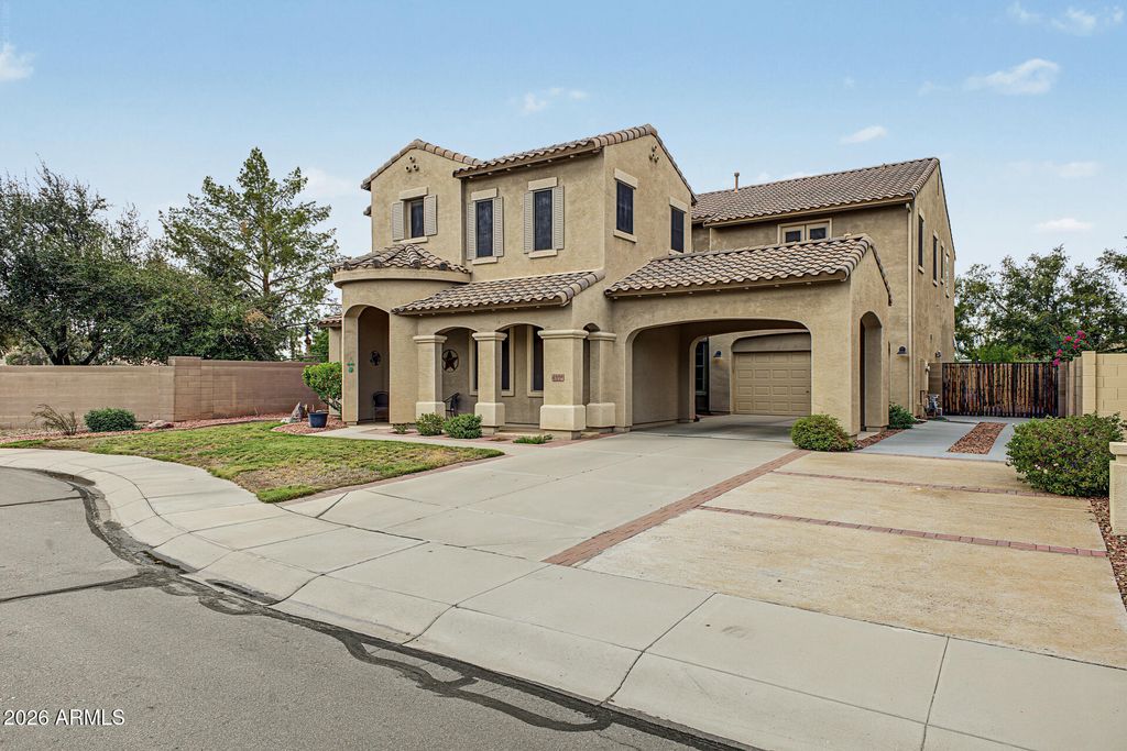 13038 W SEGOVIA Drive, Litchfield Park, AZ 85340 — photo 4