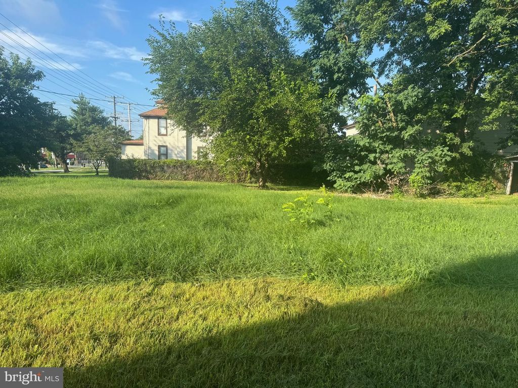 2124 OLD EASTERN AVE, Middle River, MD 21220
