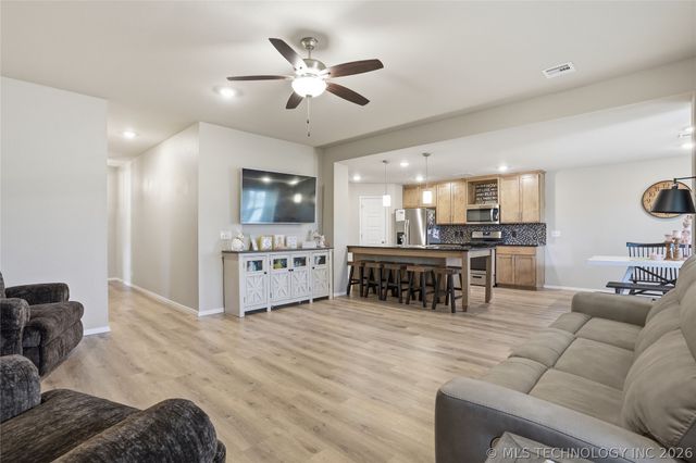 13925 S Kenosha Avenue, Glenpool, OK 74033