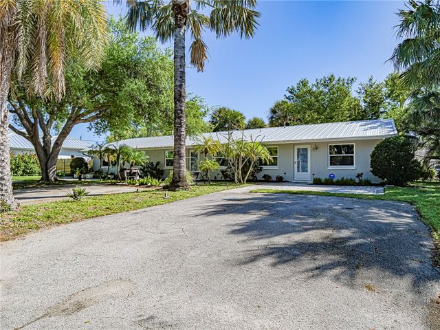 5008 Tradewinds Drive, Vero Beach, FL 32963