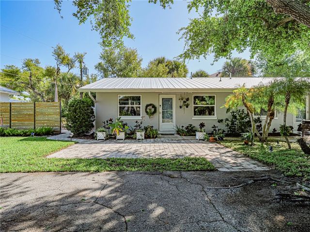 5008 Tradewinds Drive, Vero Beach, FL 32963