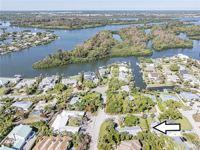 5008 Tradewinds Drive, Vero Beach, FL 32963