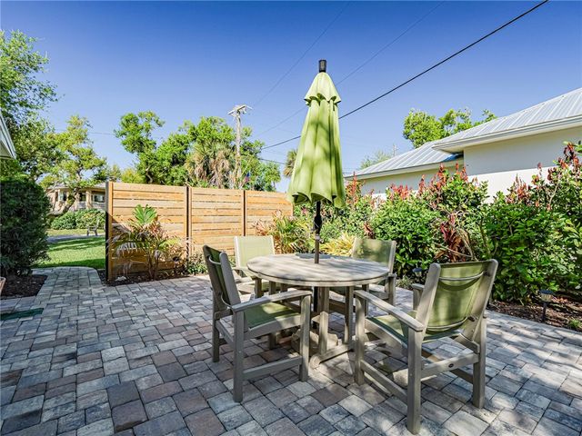 5008 Tradewinds Drive, Vero Beach, FL 32963