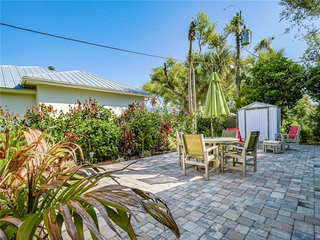 5008 Tradewinds Drive, Vero Beach, FL 32963