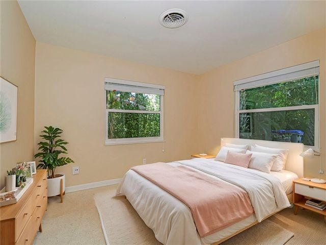 5008 Tradewinds Drive, Vero Beach, FL 32963