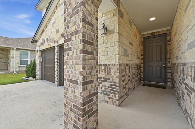 200 Auburn ST, Kyle, TX 78640