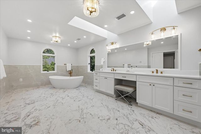 2716 SILKWOOD CT, Oakton, VA 22124