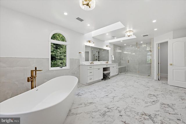 2716 SILKWOOD CT, Oakton, VA 22124
