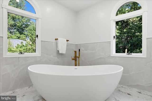 2716 SILKWOOD CT, Oakton, VA 22124