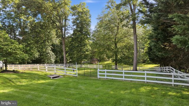 2716 SILKWOOD CT, Oakton, VA 22124
