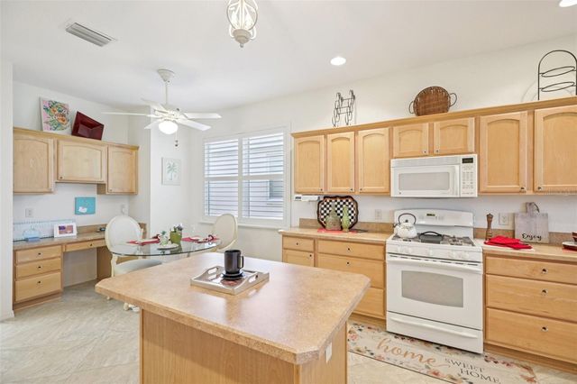 1605 LYNCHBURG LOOP, The Villages, FL 32162