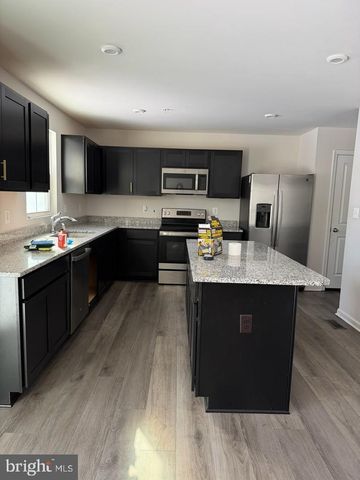 1004 VENEER CT, Capitol Heights, MD 20743