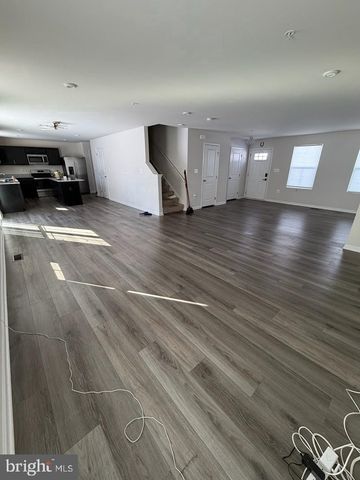 1004 VENEER CT, Capitol Heights, MD 20743