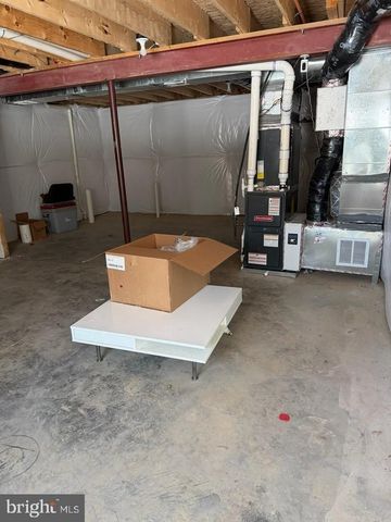 1004 VENEER CT, Capitol Heights, MD 20743