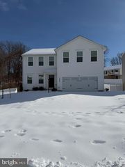 1004 VENEER CT, Capitol Heights, MD 20743