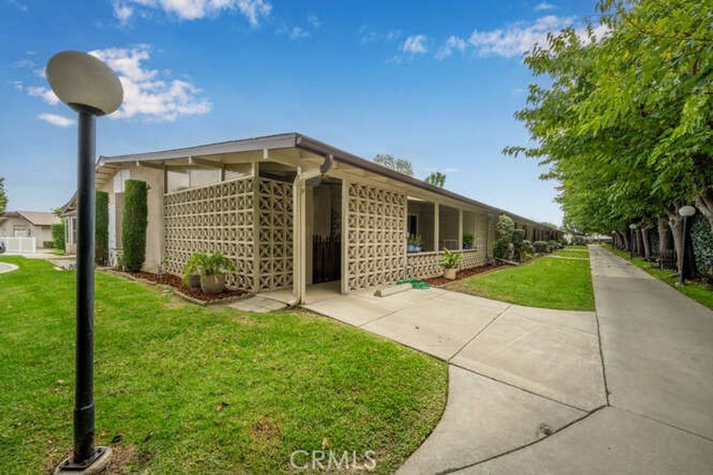 13361 El Dorado Drive 201F, Seal Beach, CA 90740