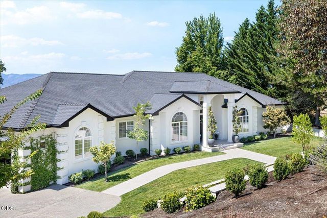 1553 Devonshire Place, Medford, OR 97504