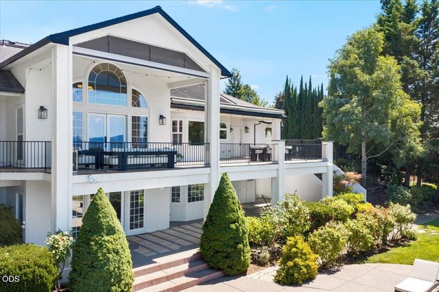 1553 Devonshire Place, Medford, OR 97504