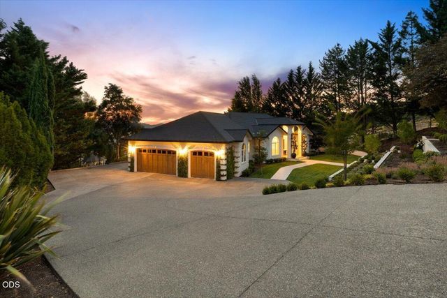 1553 Devonshire Place, Medford, OR 97504