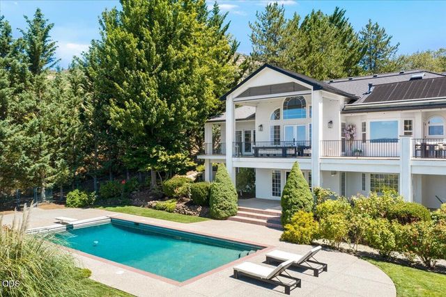 1553 Devonshire Place, Medford, OR 97504