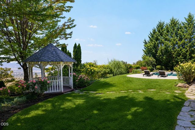 1553 Devonshire Place, Medford, OR 97504
