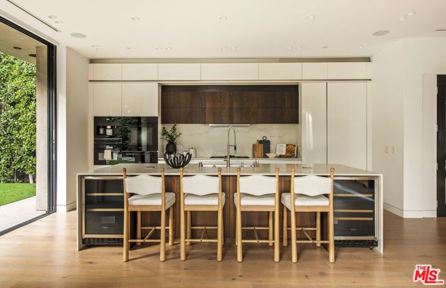 1845 Coldwater Canyon Drive, Beverly Hills, CA 90210