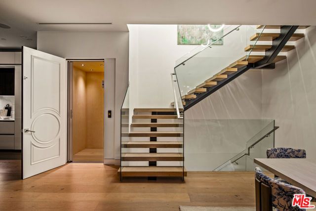 1845 Coldwater Canyon Drive, Beverly Hills, CA 90210