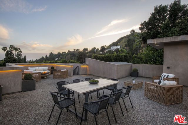 1845 Coldwater Canyon Drive, Beverly Hills, CA 90210