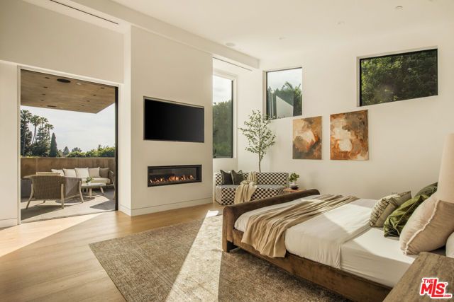 1845 Coldwater Canyon Drive, Beverly Hills, CA 90210