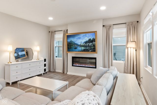 9959 Redwood Peak Lane, Indianapolis, IN 46259