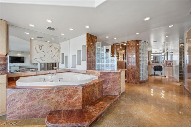 3111 Bel Air Drive 28C, Las Vegas, NV 89109