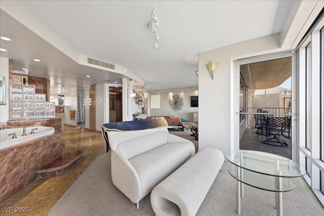 3111 Bel Air Drive 28C, Las Vegas, NV 89109