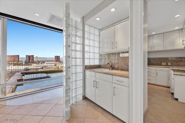 3111 Bel Air Drive 28C, Las Vegas, NV 89109