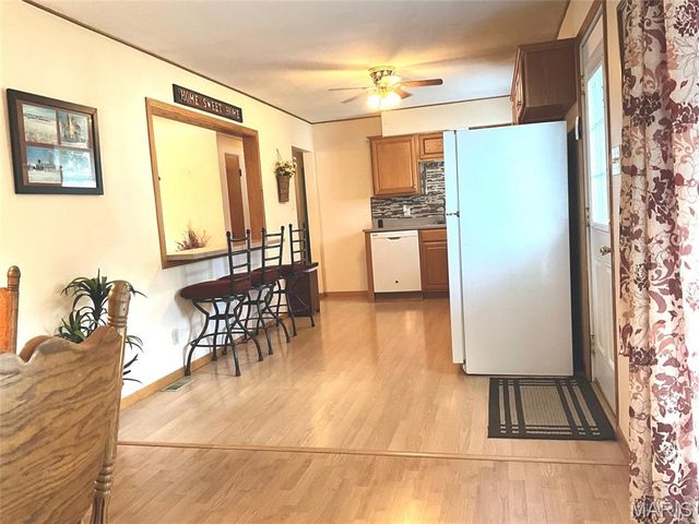 22 Lakeview Drive, Pontoon Beach, IL 62040