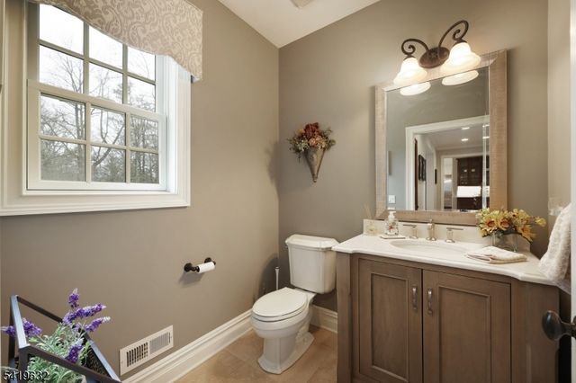 23 Galloping Hill Rd, Bernards Twp., NJ 07920