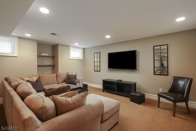 23 Galloping Hill Rd, Bernards Twp., NJ 07920