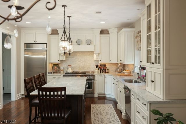 23 Galloping Hill Rd, Bernards Twp., NJ 07920