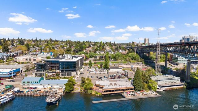 4028 5th Avenue NE, Seattle, WA 98105