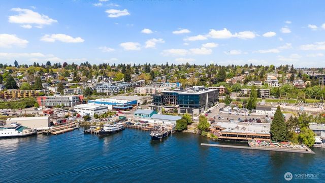 4028 5th Avenue NE, Seattle, WA 98105