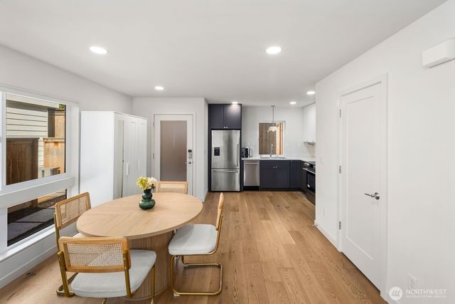 4028 5th Avenue NE, Seattle, WA 98105
