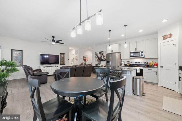 107 PINEWOOD LN, Colonial Beach, VA 22443