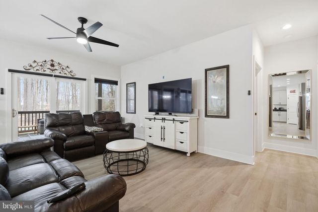 107 PINEWOOD LN, Colonial Beach, VA 22443