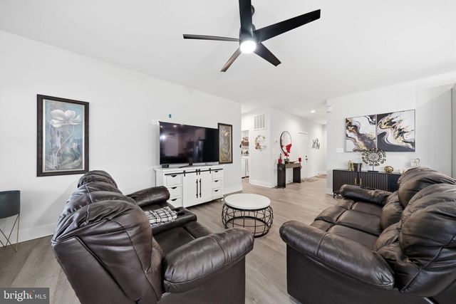 107 PINEWOOD LN, Colonial Beach, VA 22443